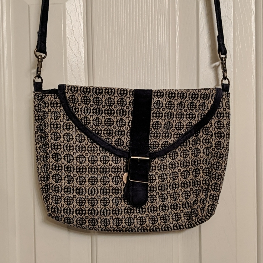 Beautiful, unique cloth purse EUC